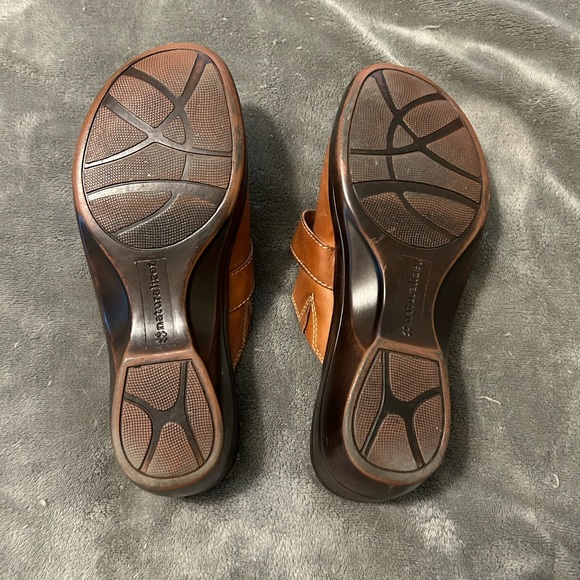 Naturalizer Leather Clogs - Picture 4 of 5